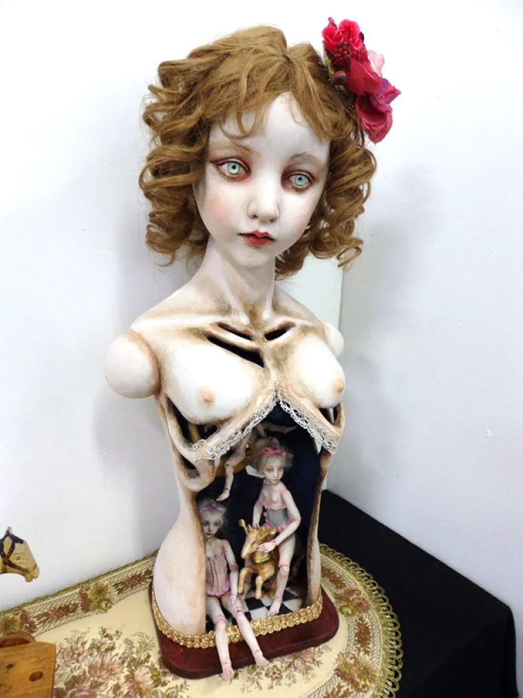 GORE OD HORORA: Ako ste mislili da je Chucky najstra&scaron;nija lutka ikad, probajte doći do kraja ove galerije...