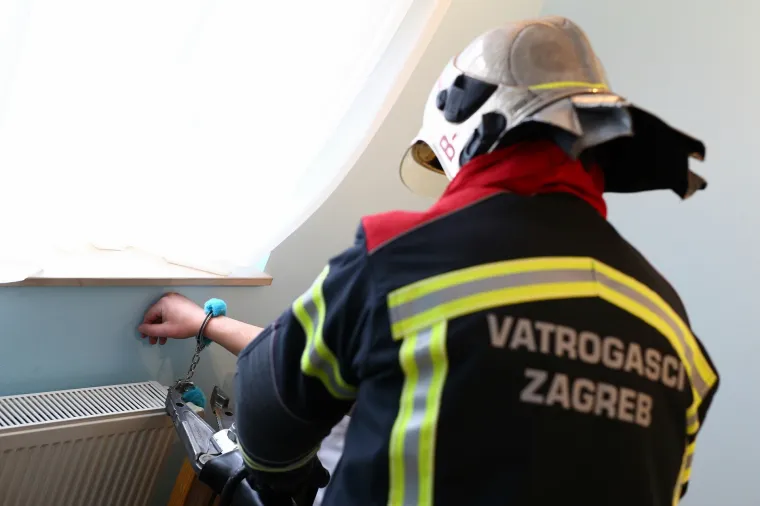 Vatrogasci za Valentinovo