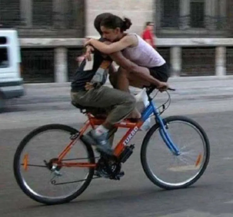 DAN ZALJUBLJENIH ILI DAN ČUDAKA? Slave Valentinovo kako to samo oni znaju