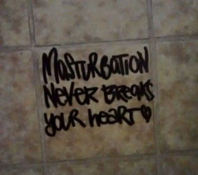 DAJTE SI ODU&Scaron;KA....  Fotografije u kojima će se prepoznati svi oni koje ne podnose Valentinovo