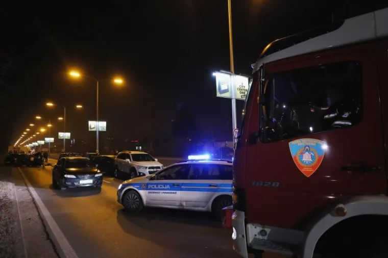 LANČANI SUDAR NA SLAVONSKOJ: Policija obavlja očevid, promet na tom dijelu ceste je obustavljen