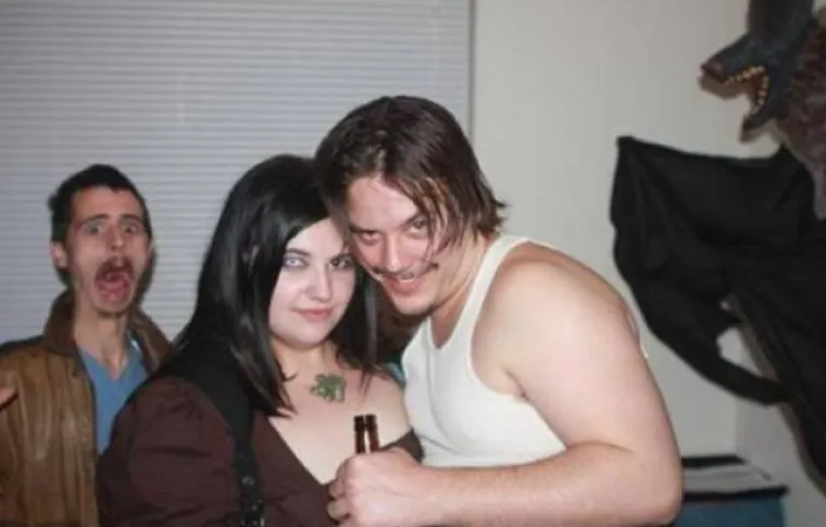 UPROPASTE SVAKU SLIKU: Kako je moguće da su neki ljudi toliko nefotogenični?!