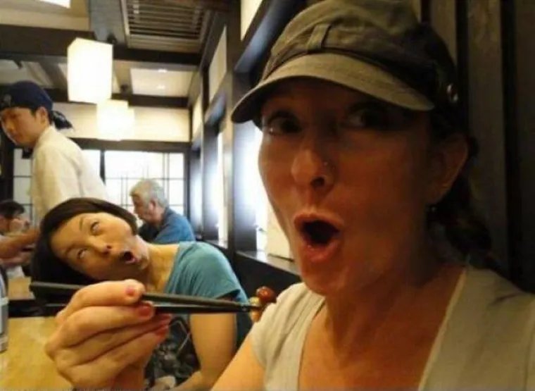 UPROPASTE SVAKU SLIKU: Kako je moguće da su neki ljudi toliko nefotogenični?!