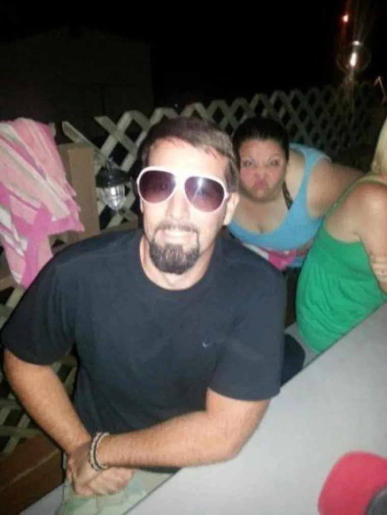 UPROPASTE SVAKU SLIKU: Kako je moguće da su neki ljudi toliko nefotogenični?!