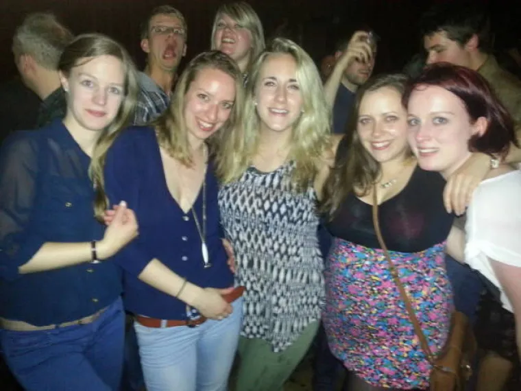 UPROPASTE SVAKU SLIKU: Kako je moguće da su neki ljudi toliko nefotogenični?!