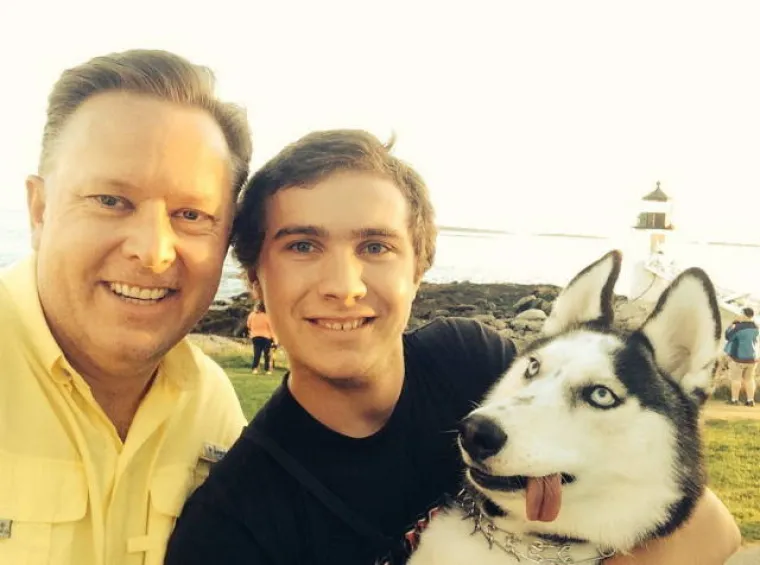 UPROPASTE SVAKU SLIKU: Kako je moguće da su neki ljudi toliko nefotogenični?!