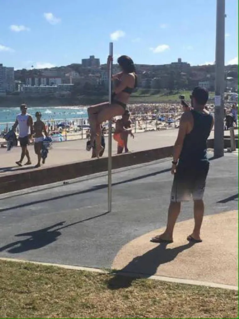 NEOPJEVANI JUNACI INSTAGRAMA: Iza svake zgodne djevojke stoji strpljivi dečko s fotićem