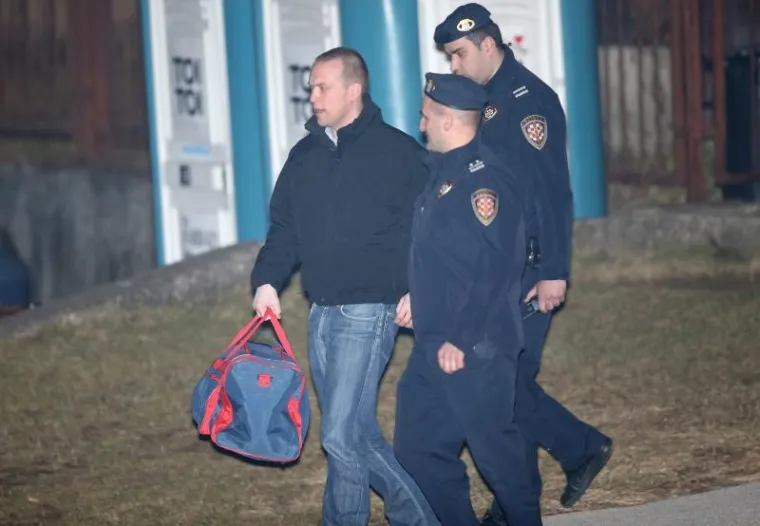 SAUCHA IZA&Scaron;AO IZ PRITVORA: Ispred zatvora ga je dočekala supruga Ivana