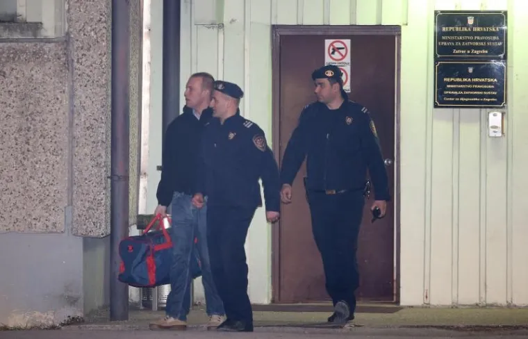 SAUCHA IZA&Scaron;AO IZ PRITVORA: Ispred zatvora ga je dočekala supruga Ivana