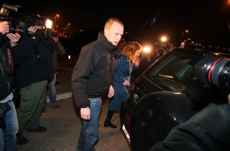 SAUCHA IZA&Scaron;AO IZ PRITVORA: Ispred zatvora ga je dočekala supruga Ivana