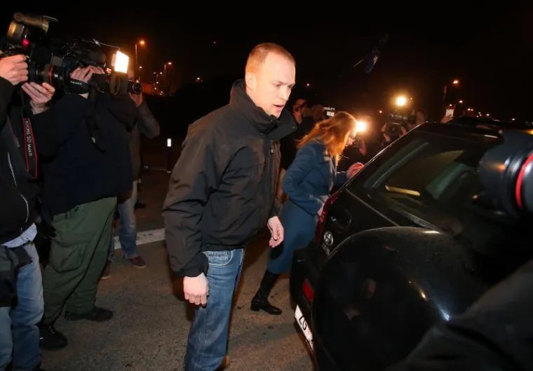 SAUCHA IZA&Scaron;AO IZ PRITVORA: Ispred zatvora ga je dočekala supruga Ivana