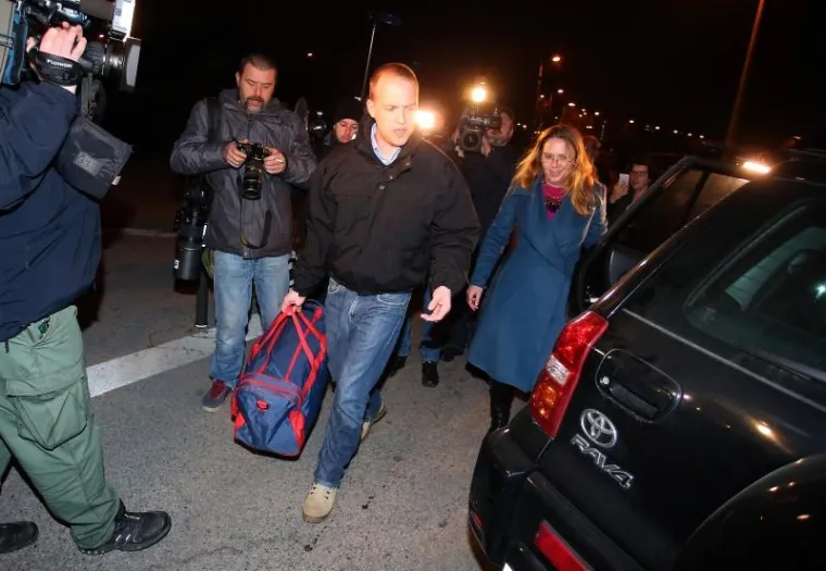 SAUCHA IZA&Scaron;AO IZ PRITVORA: Ispred zatvora ga je dočekala supruga Ivana