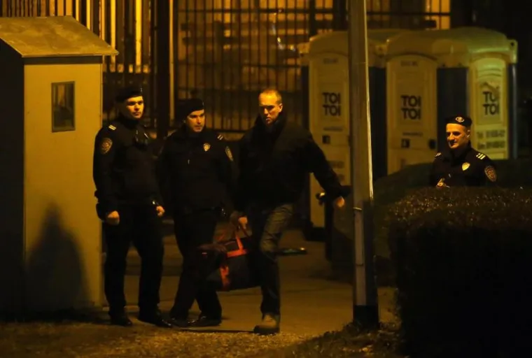 SAUCHA IZA&Scaron;AO IZ PRITVORA: Ispred zatvora ga je dočekala supruga Ivana