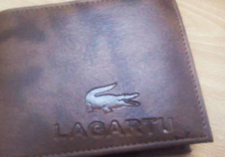 Lažnjake je često dosta teško razlikovati od prave robe, uglavnom zato što ih proizvode ista djeca. Stvar koja dodatno otežava raspoznavanje su lažni nazivi brendova koji su vrlo slični originalima. Biste li nasjeli na primjere iz galerije ili biste nasjeli?