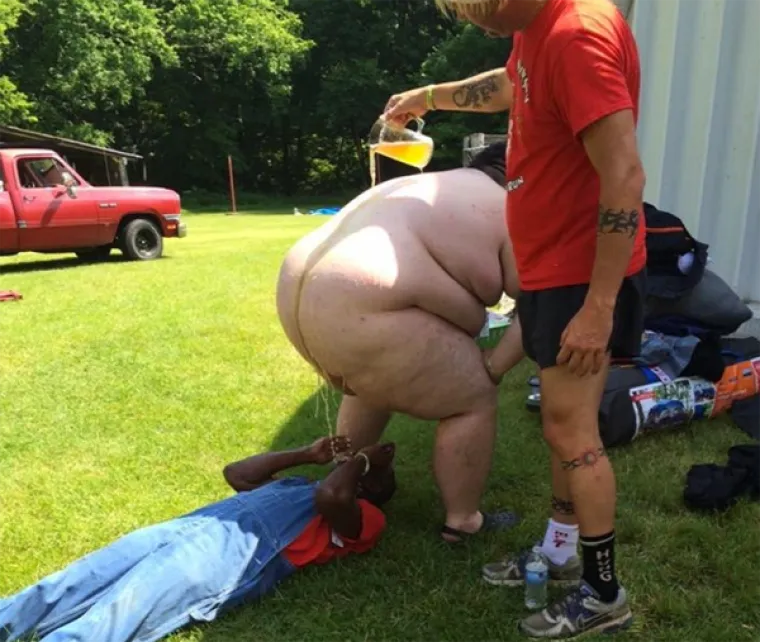 KAKVE TO FOTKE OBJAVLJUJU NA FACEBOOKU?! Nemaju srama i vole biti u sredi&scaron;tu pažnje