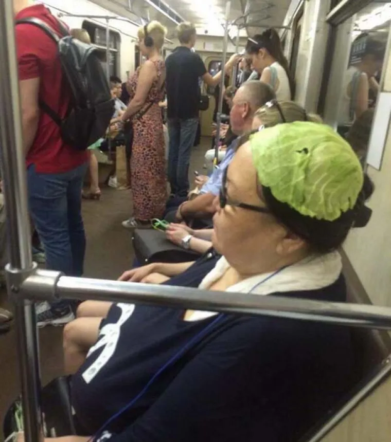 KAKVE TO FOTKE OBJAVLJUJU NA FACEBOOKU?! Nemaju srama i vole biti u sredi&scaron;tu pažnje