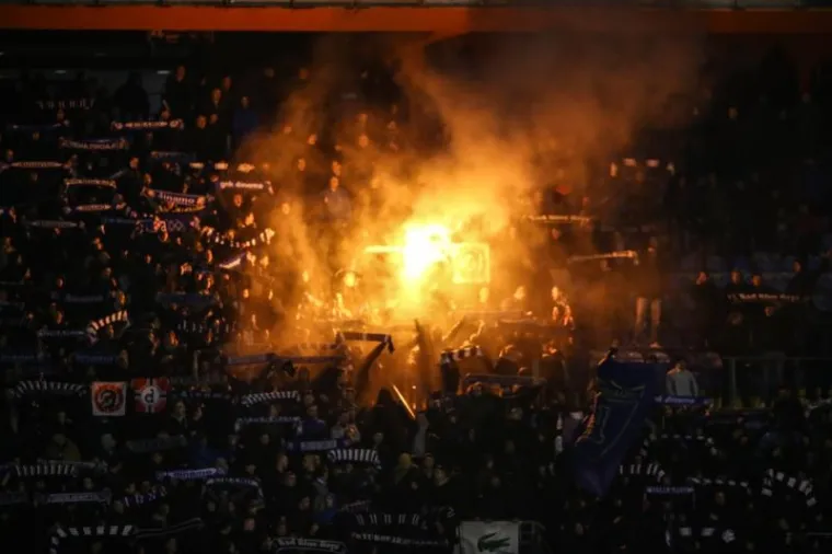 Bad Blue Boysi su u subotu bili dvanaesti igrač Dinamu na otvaranju proljetnog dijela HNL sezone protiv Slaven Belupa (1-0). Najže&scaron;ći navijači Dinama priredili su bakljadu kojom su obasjali svoj sjever.