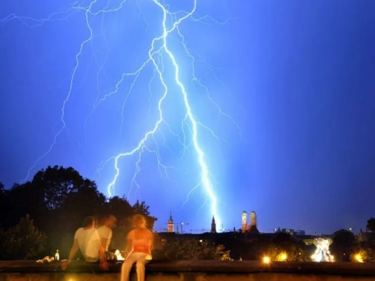 UTJERAT ĆE VAM STRAH U KOSTI: Nisu se bojali grmljavine dok nisu sami posvjedočili ovim prizorima
