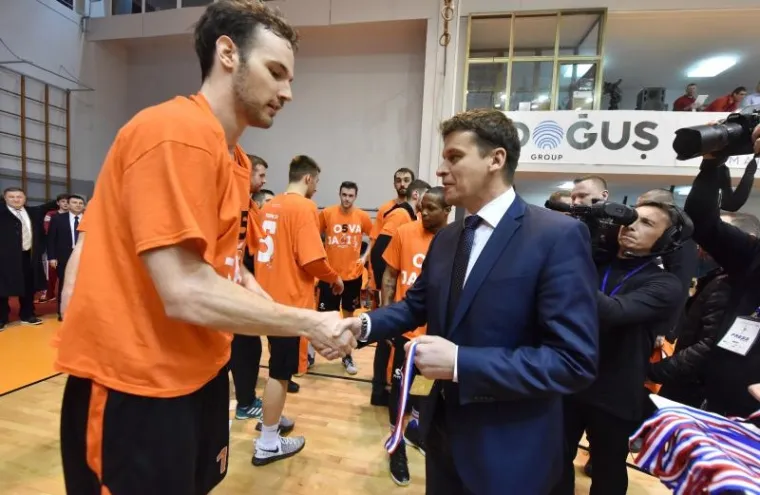 Cedevita je u finalu uvjerljivo svladala Jolly JBS, rezultatom 102:66. Najkorisnijim igračem Završnog turnira u Šibeniku proglašen je Miro Bilan, kapetan pobjedničke momčadi. Dodatna je to potvrda Cedevitine dominacije hrvatskom košarkom.