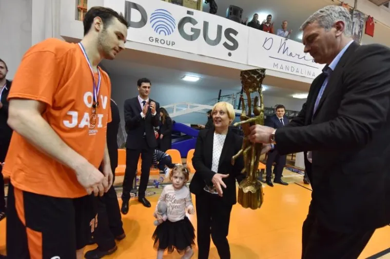 Cedevita je u finalu uvjerljivo svladala Jolly JBS, rezultatom 102:66. Najkorisnijim igračem Završnog turnira u Šibeniku proglašen je Miro Bilan, kapetan pobjedničke momčadi. Dodatna je to potvrda Cedevitine dominacije hrvatskom košarkom.