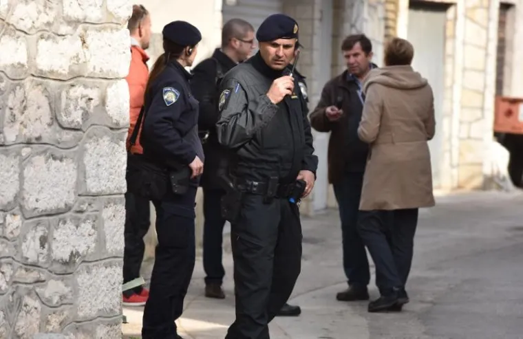 DRAMA U TRIBUNJU: Biv&scaron;a žena Mi&scaron;e Kovača se s partnerom zaključala u restoran