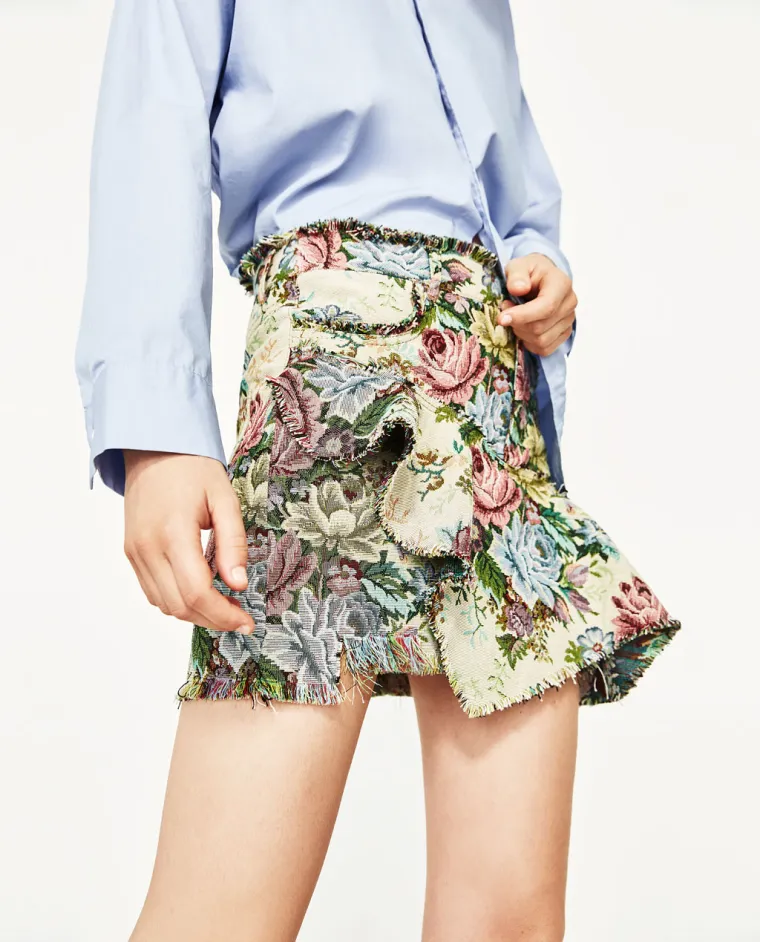 Mini suknja s volanom, 229,90 kuna