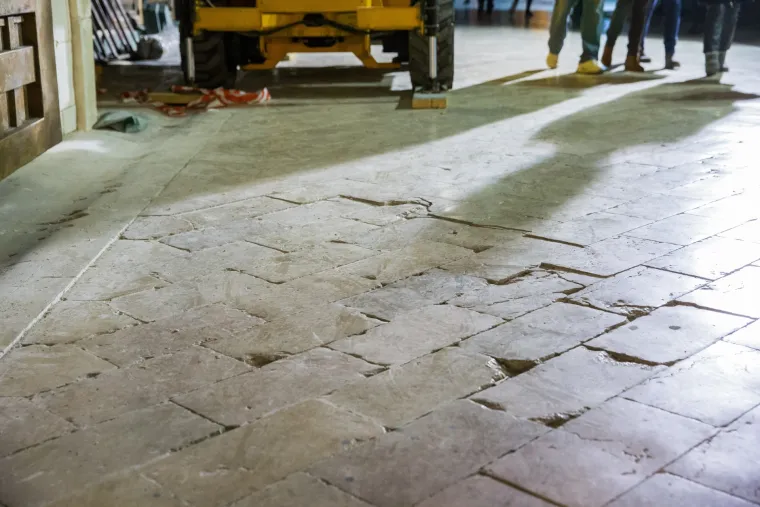 Popucao kamen na Stradunu