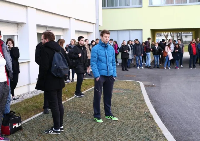 STUDENTSKI DOM U PLAMENU: Vatra gutala sobe studenata u 'Cvjetnom'