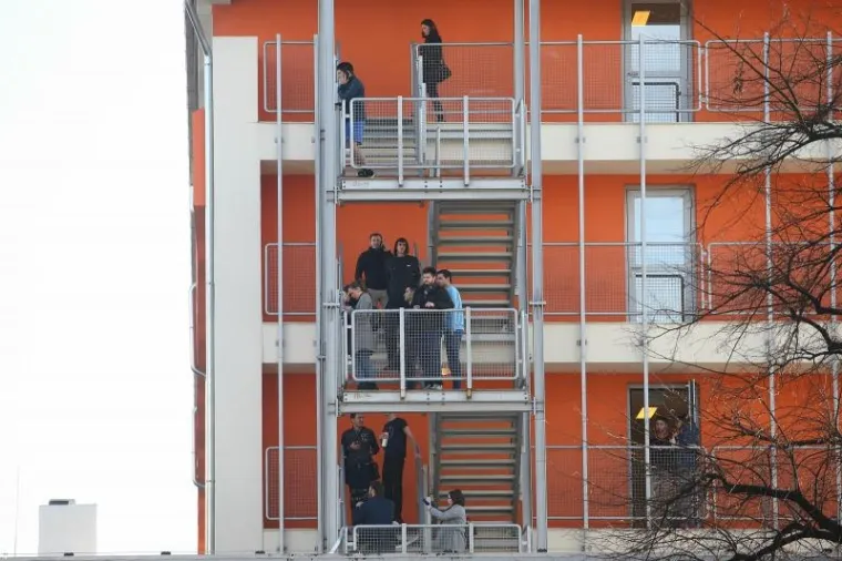 STUDENTSKI DOM U PLAMENU: Vatra gutala sobe studenata u 'Cvjetnom'