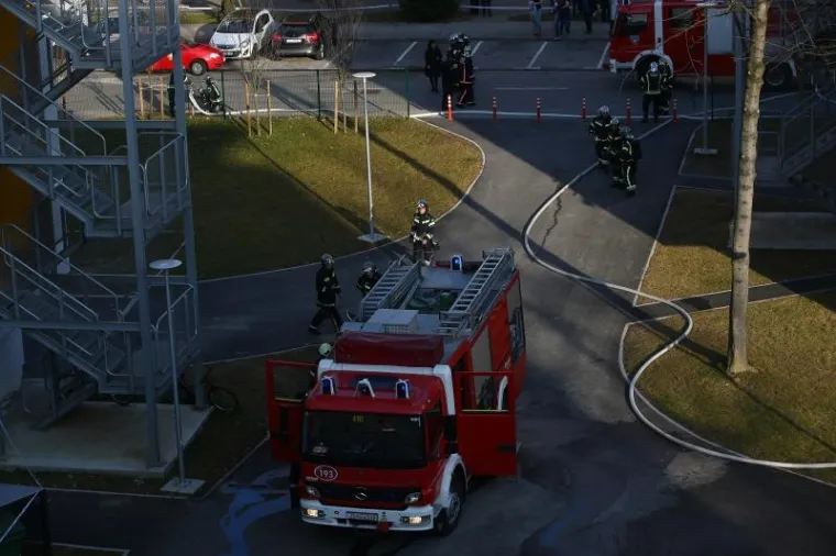 STUDENTSKI DOM U PLAMENU: Vatra gutala sobe studenata u 'Cvjetnom'
