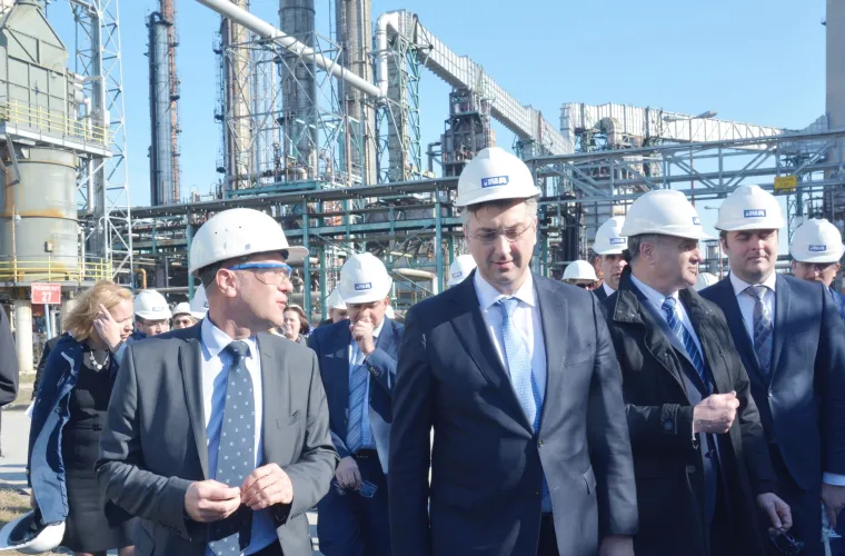 Plenković u obilasku rafinerije Sisak