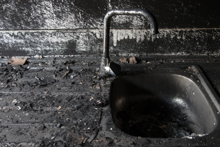 Tragovi požara u četvrtom paviljonu zgrade studentskog doma Cvjetno naselje