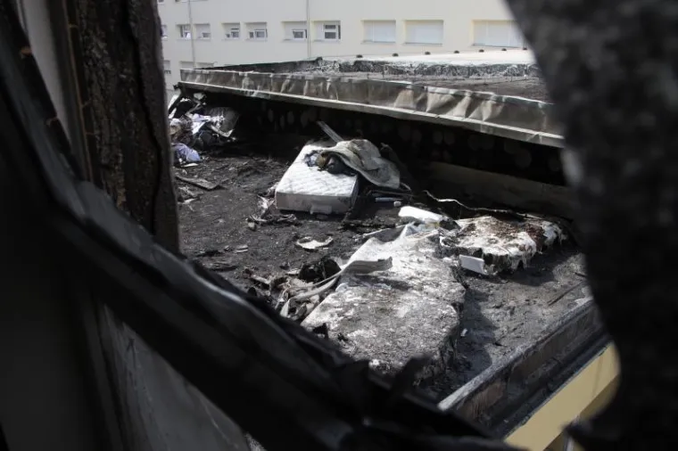 FOTOGRAFIJE UNUTRA&Scaron;NJOSTI STUDENTSKOG DOMA: Neke od soba sada su zgari&scaron;te...