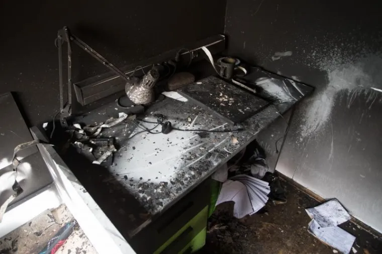 FOTOGRAFIJE UNUTRA&Scaron;NJOSTI STUDENTSKOG DOMA: Neke od soba sada su zgari&scaron;te...