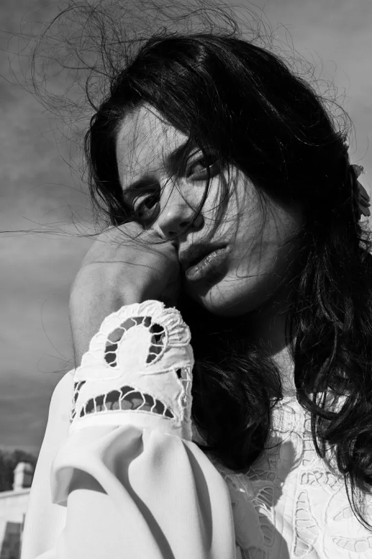 Nova kolekcija je osmi&scaron;ljena tako da svaka žena i djevojka može pronaći ne&scaron;to za sebe od cool kombinacija , elegantnih i romantičnih haljina pa do unikatnih vjenčanica.