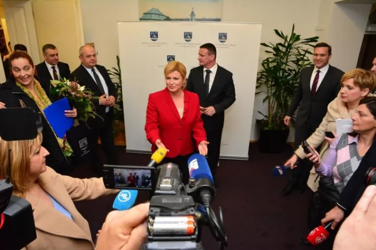 SLAVONSKI BROD: Predsjednica Grabar-Kitarović o rješavanju onečišćenja zraka