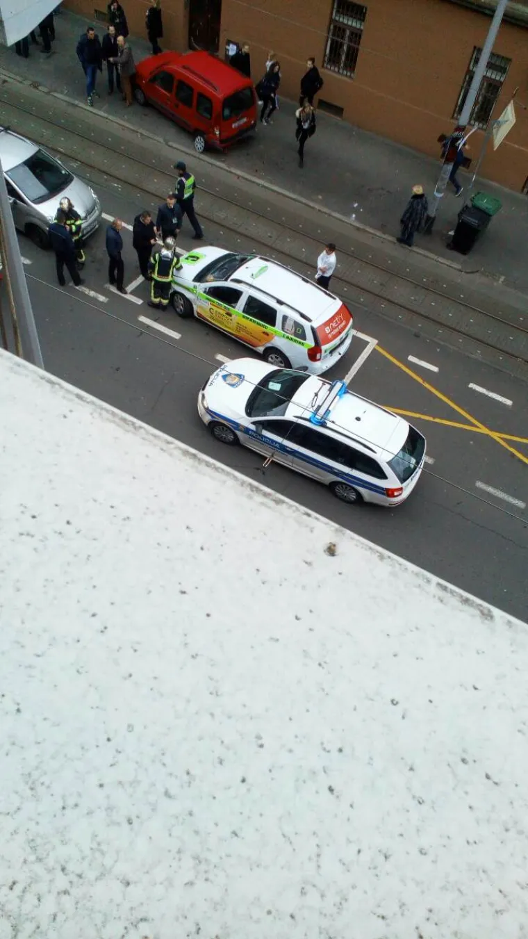 PROMETNI KOLAPS: Zbog teške prometne nesreće u zagrebačkoj Tratinskoj ulici obustavljen promet