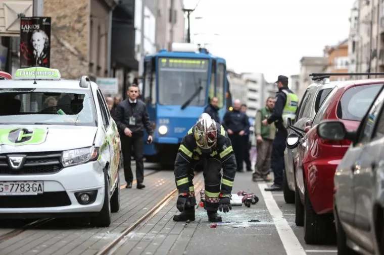 PROMETNI KOLAPS: Zbog te&scaron;ke prometne nesreće u zagrebačkoj Tratinskoj ulici obustavljen promet
