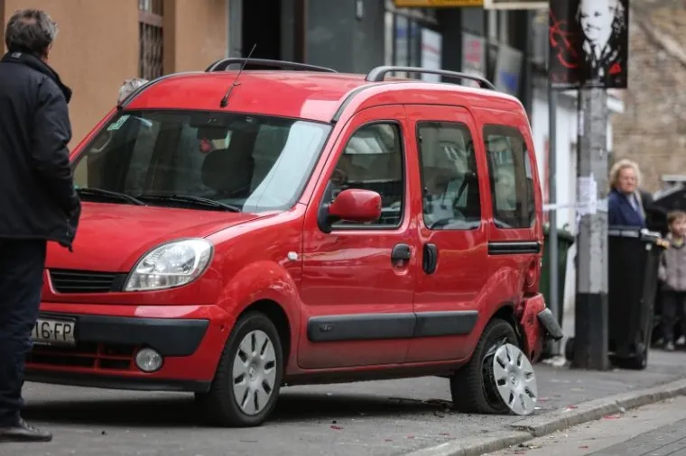 PROMETNI KOLAPS: Zbog te&scaron;ke prometne nesreće u zagrebačkoj Tratinskoj ulici obustavljen promet