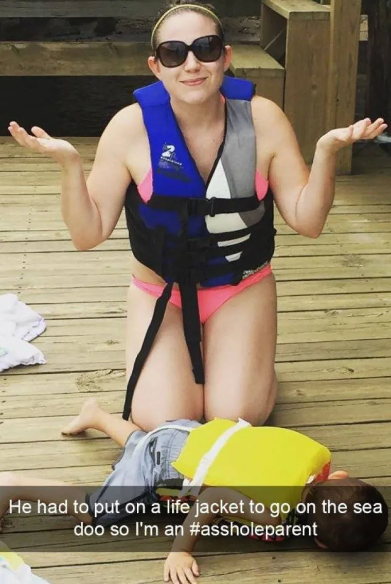 Stavila sam mu prsluk za spa&scaron;avanje prije ulaska u more i zato se naljutio na mene.