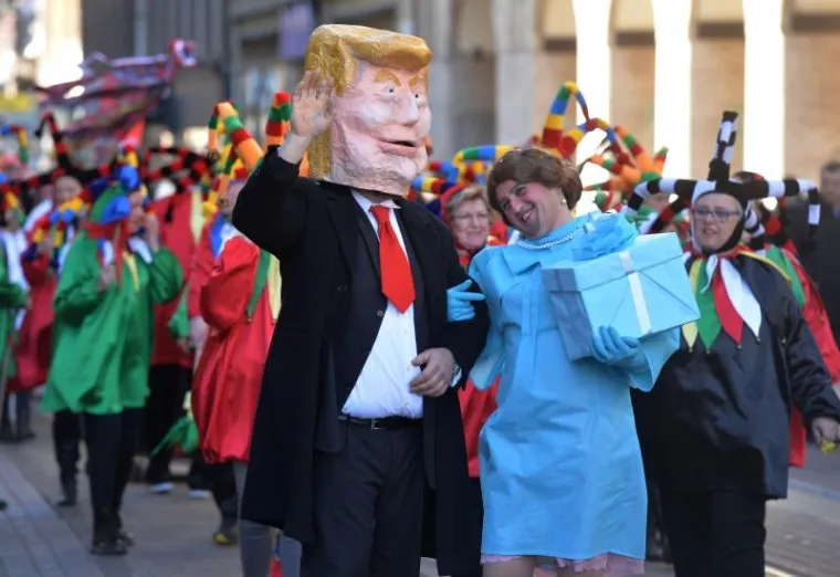 Kroz centar Zagreba pro&scaron;etale ma&scaron;kare KUD-a Prepu&scaron;tovec, među njima i Trump!