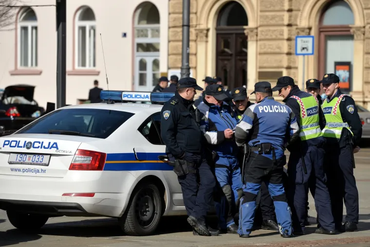 Prista&scaron;e A-HSP prisegnuli na vjernost domovini i Trumpu