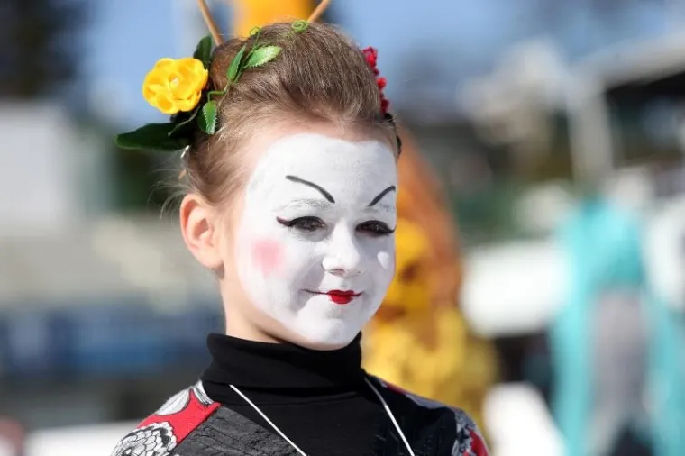 Klinci uživali u maskenbalu na Šalati: pogledajte koje su 'poznate maske' klizale!