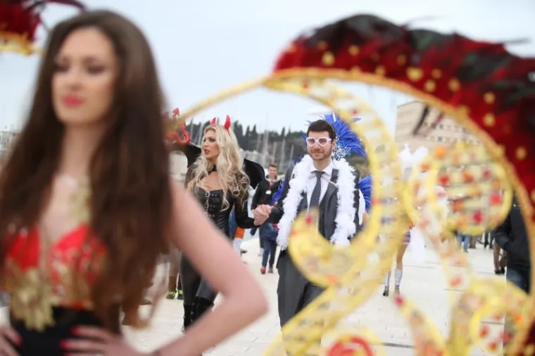 ANĐEO PERNAR U DRU&Scaron;TVU GOLI&Scaron;AVIH LJEPOTICA: S vražicom Avom predvodio karnevalsku povorku