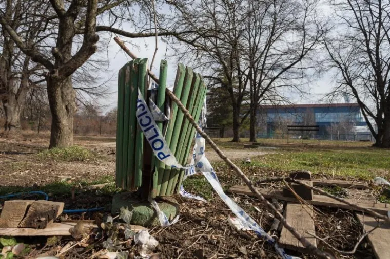 Projekt nogometnog kampa HNS-a na Sveticama svečano je predstavljen početkom 2014. godine, a u Savezu su isticali da je neophodan za budućnost hrvatskog nogometa. Iskrsnuli su potom problemi s atletičarima kojima je obećana atletska infrastruktura u sklopu kampa, a pravo na zemlji&scaron;te na Sveticama polagala je Crkva te se Grad dogovorio s crkvom oko zamjenskog zemljista. Lokacijska i građevinska dozvola za izgradnju kampa su ishođene, a nakon početnih radova, strojevi su utihnuli. Sudbina kampa koji je trebao biti moderan sportski kompleks i dalje je neizvjesna.