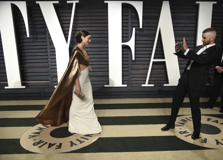 Moda na crvenom tepihu Vanity Fair partija nakon dodjele Oscara