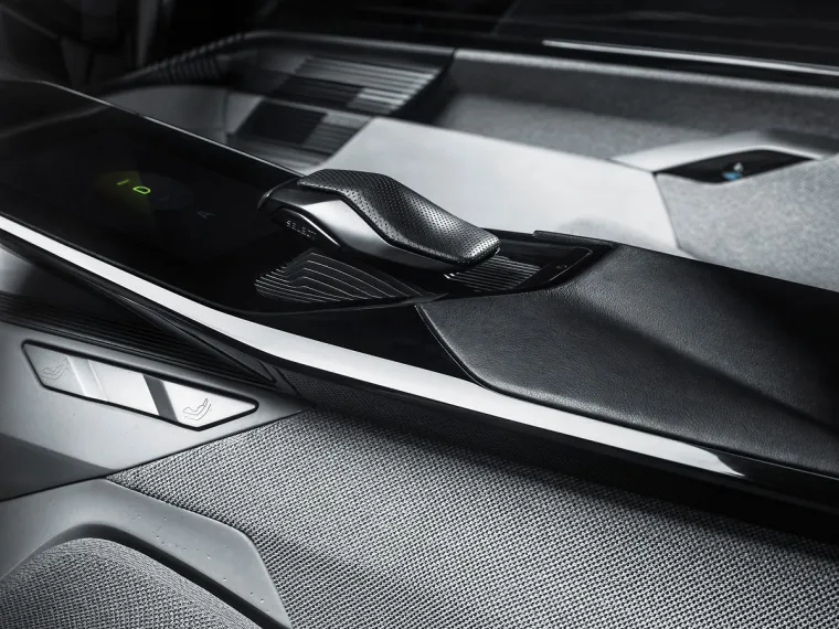 PEUGEOT NAJAVIO BUDUĆNOST: Samovozeći Instinct je automobil koji razumije vozača i predviđa njegove želje