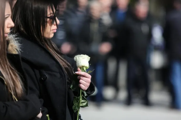 SPROVOD KRISTINE KRUPLJAN: Ožalošćeni se pozdravili od ubijene 18-godišnjakinje