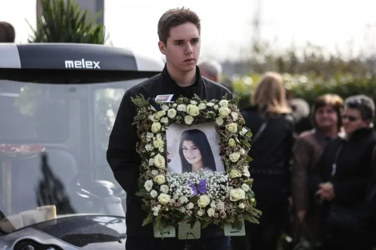 Sprovod Kristine Krupljan na groblju Markovo polje koja je u srijedu brutalno ubijena u naselju Volovčica.