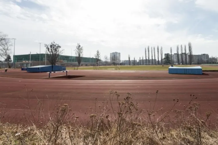 HNS-ovo RUGLO NA SVETICAMA: Od pompoznih &Scaron;ukerovih i Bandićevih najava nastale su samo ru&scaron;evine